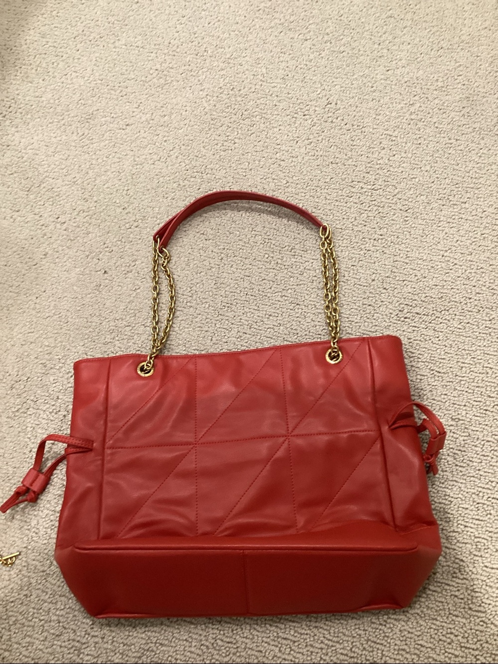 Yves Saint Laurent Red Quilted Leather Shoulder Tote with Gold Chain - Picture 2 of 3